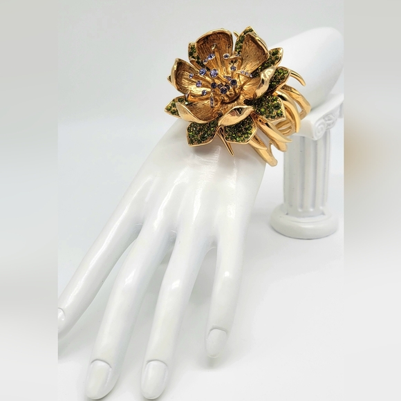Roberto Cavalli RARE HEAVY Swarovski Crystal Flower Statement Cuff Bracelet - Picture 7 of 12